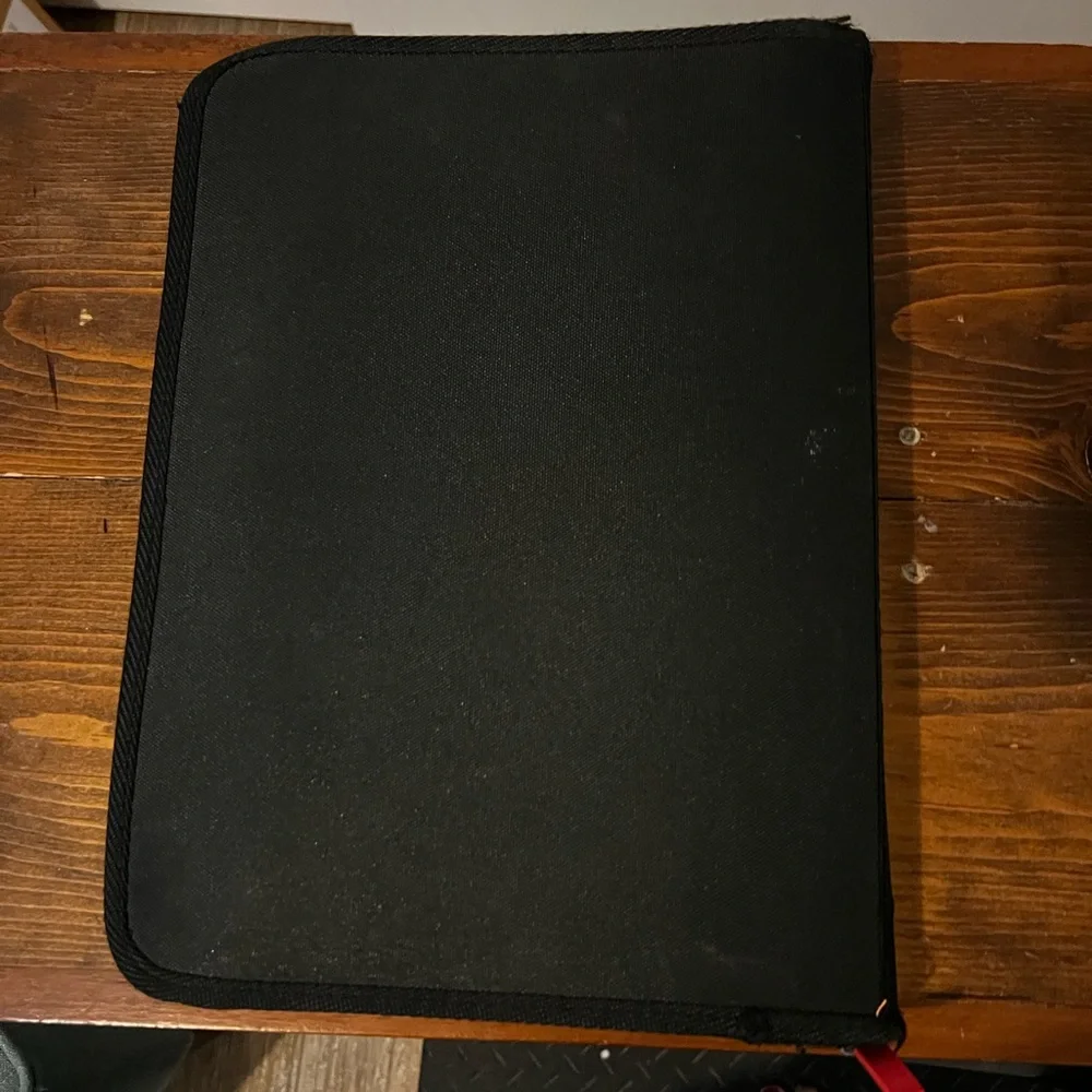 Like new Staples TRU RED Accordion File 7-Pocket